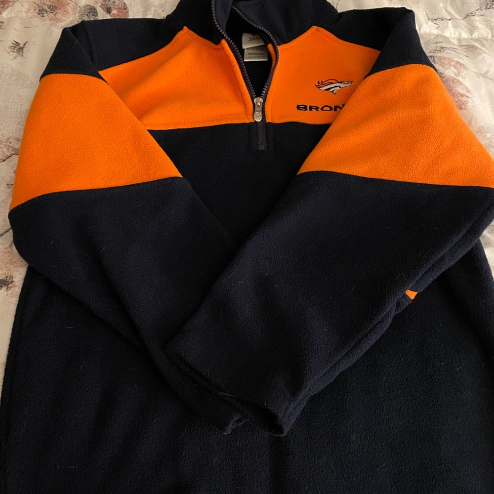 Denver Broncos fleece pullover